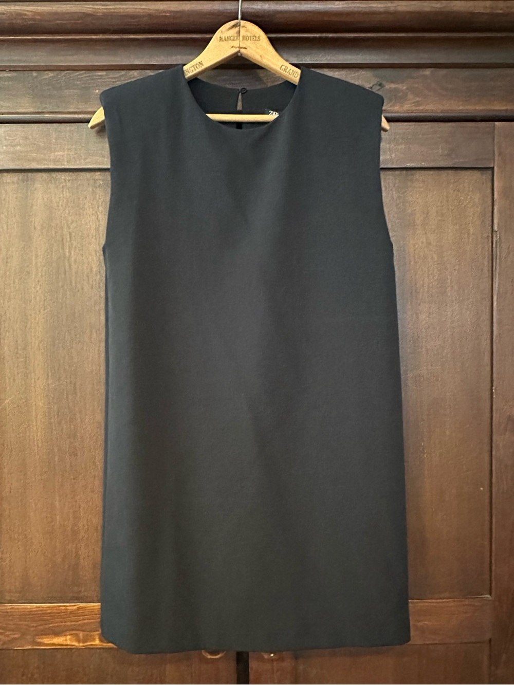 Zara • black, sleeveless midi dress • back button